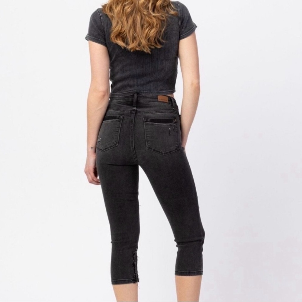 Judy Blue Skinny Fit Capri High Rise Distressed Black Stretch Jeans Size 5/27 - Picture 2 of 9